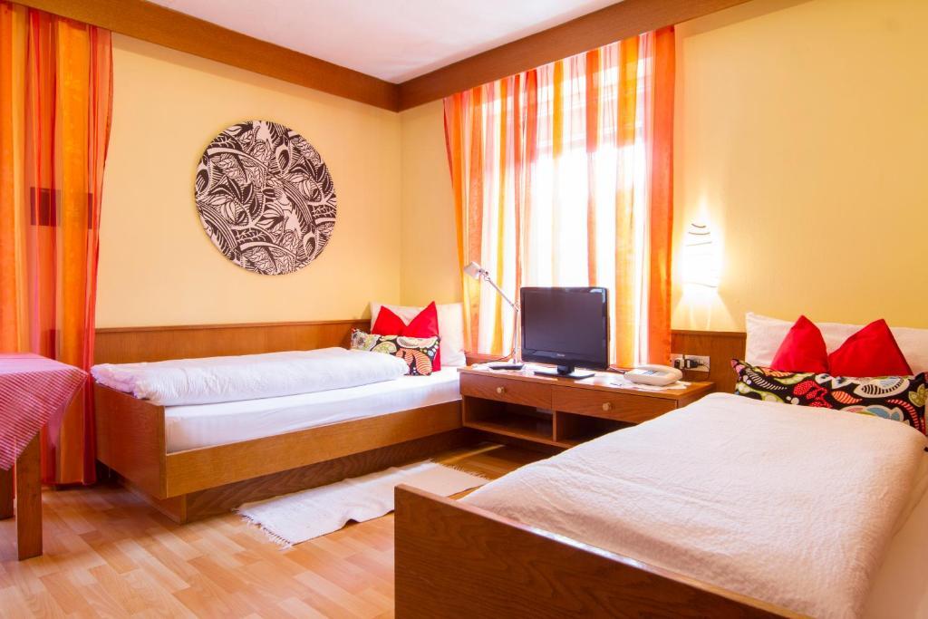 Chalet Madrisa Корвара-ін-Бадія Номер фото