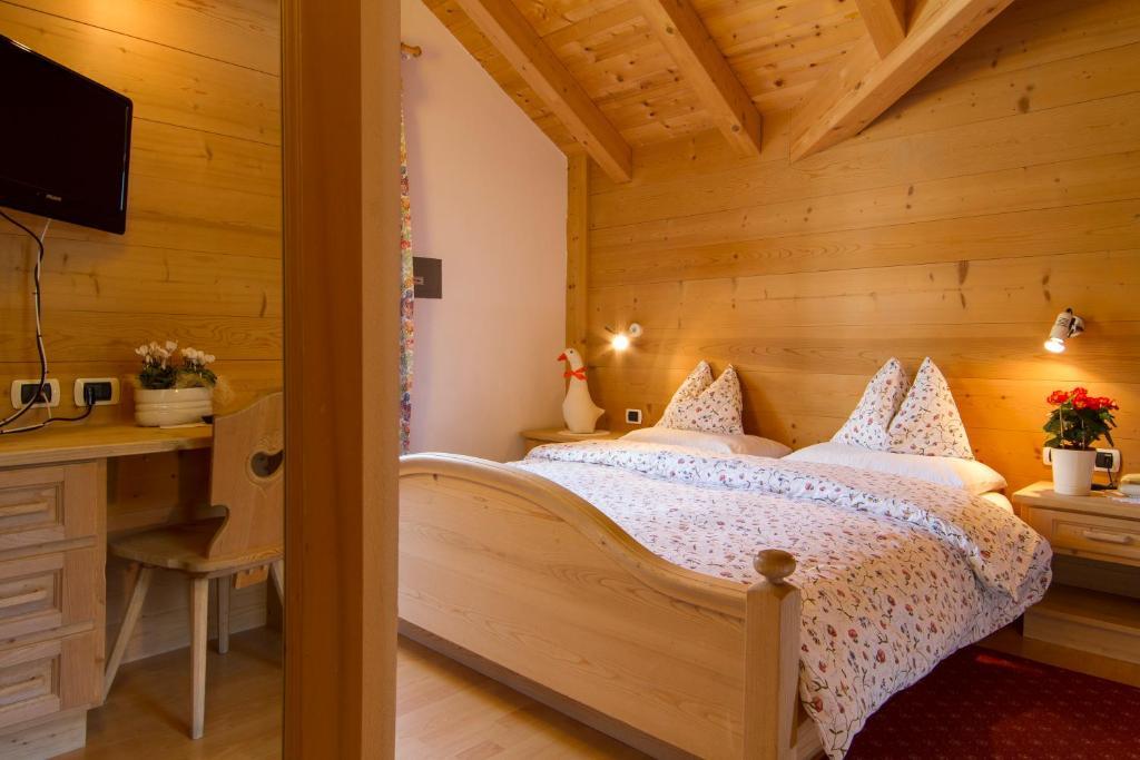 Chalet Madrisa Корвара-ін-Бадія Номер фото