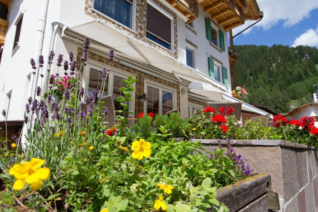 Chalet Madrisa Корвара-ін-Бадія Екстер'єр фото